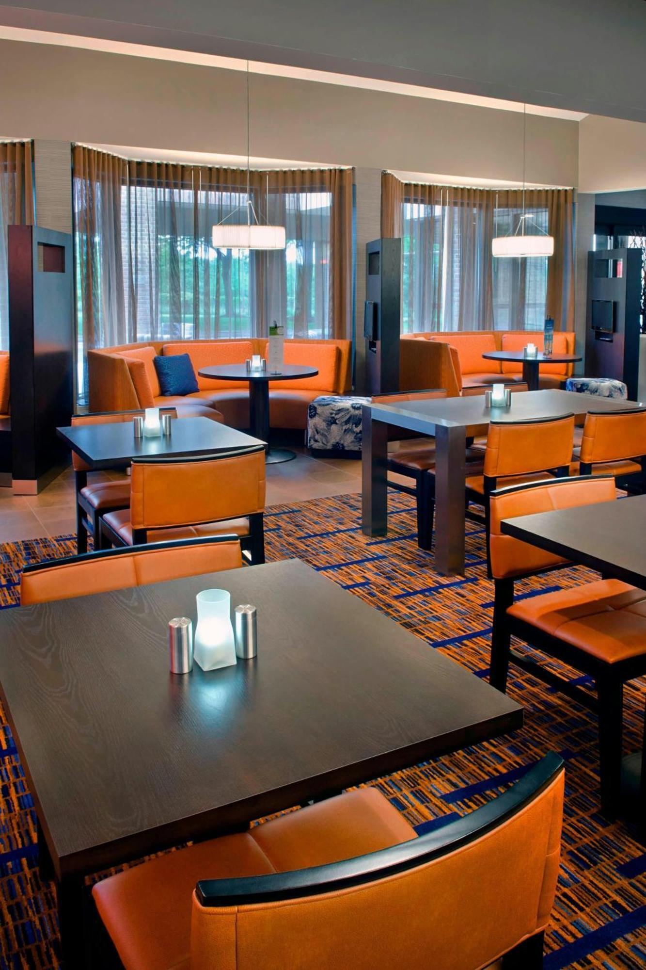 คอร์ตยาร์ด บาย แมริออท ฮาร์ตฟอร์ด/วินด์เซอร์ แอร์พอร์ต Hotel ภายนอก รูปภาพ
