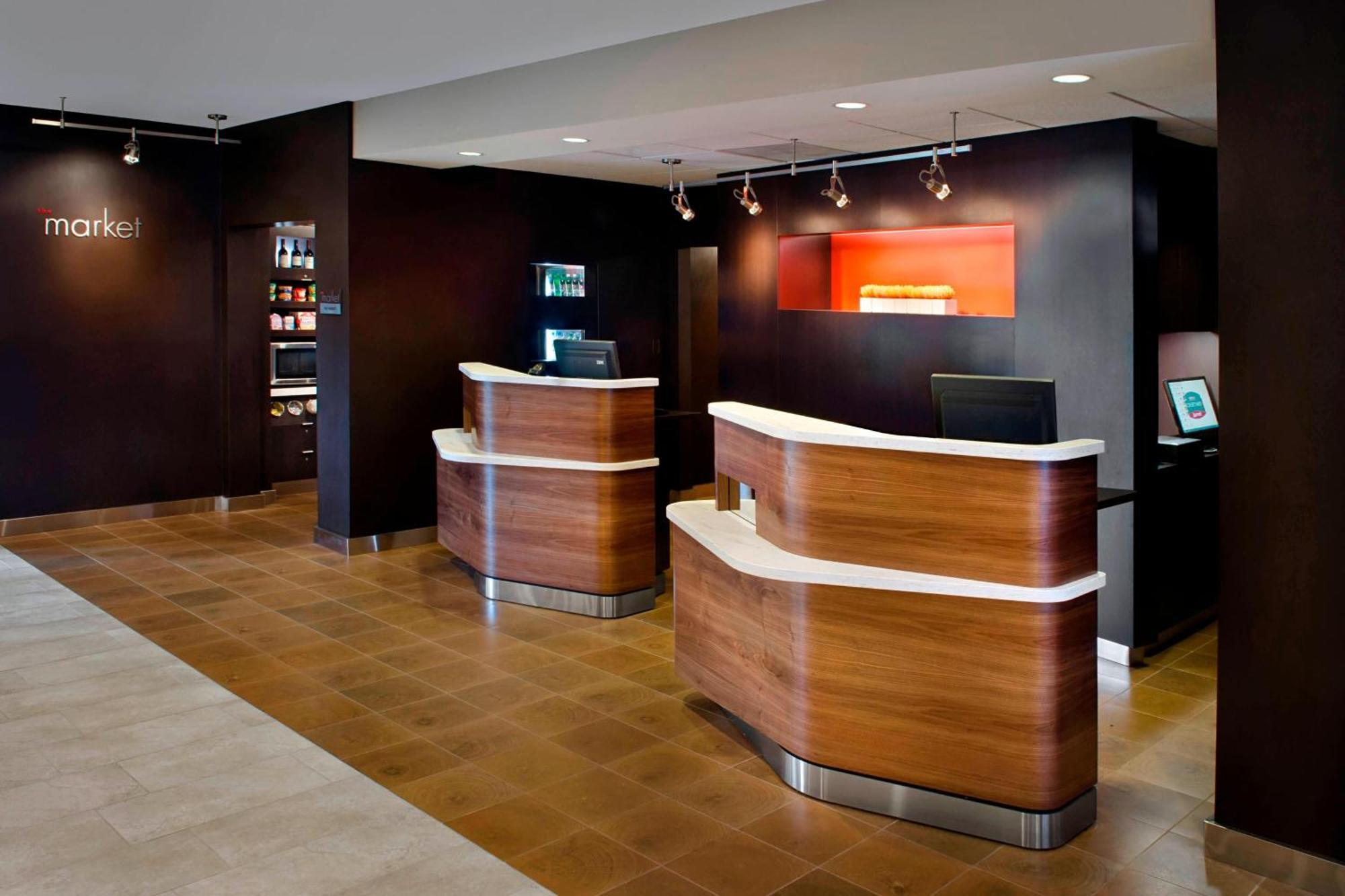 คอร์ตยาร์ด บาย แมริออท ฮาร์ตฟอร์ด/วินด์เซอร์ แอร์พอร์ต Hotel ภายนอก รูปภาพ